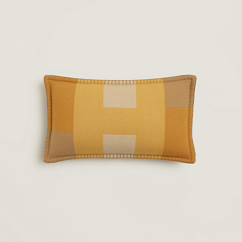 クッション 《Hオリゾン》 PM | Hermès - エルメス-公式サイト